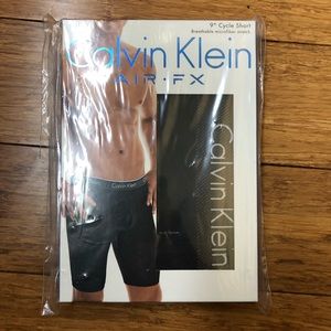 Calvin Klein Cycle Brief 6 pairs (2 of each color)